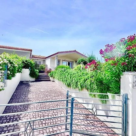 Villa Neni - Key To *